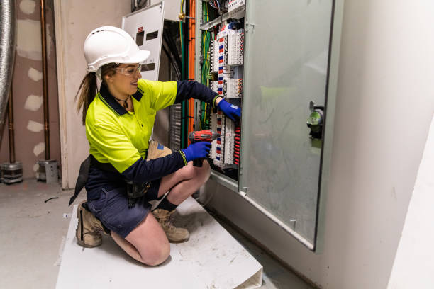 Best Circuit Breaker Repair  in Bay Hill, FL
