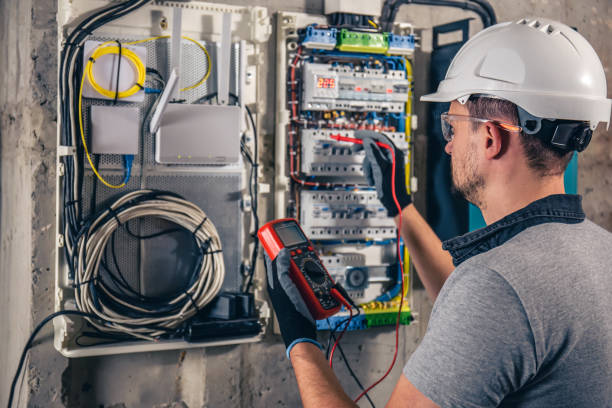 Best Licensed Electrician  in Bay Hill, FL